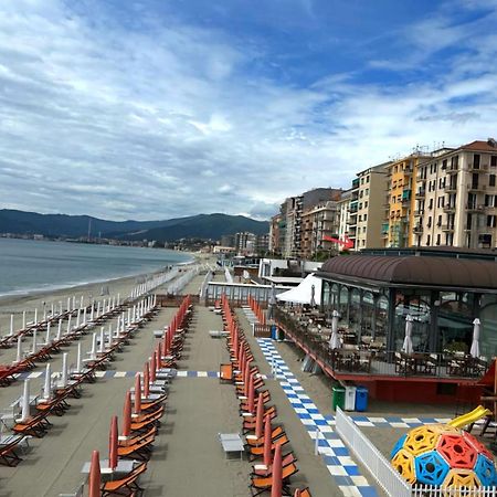 Vista Mare Savonaアパートメント エクステリア 写真
