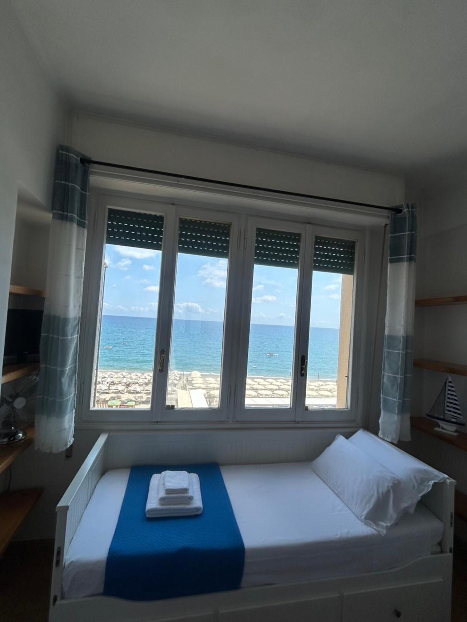 Vista Mare Savonaアパートメント エクステリア 写真